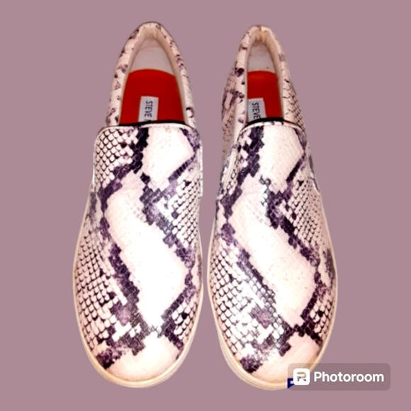 Steve Madden slip on sneaker size 9 $25 - Picture 1 of 2